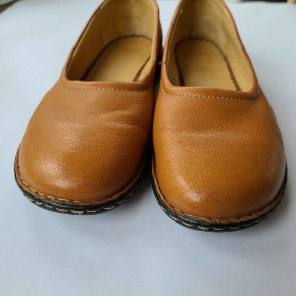 Land's End Leather Tan Slip On Flat Shoes Size 8.5 - Picture 4 of 10